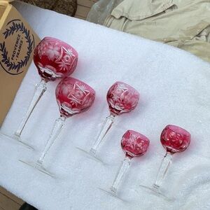 Elegant Red Crystal Wine Glass Set